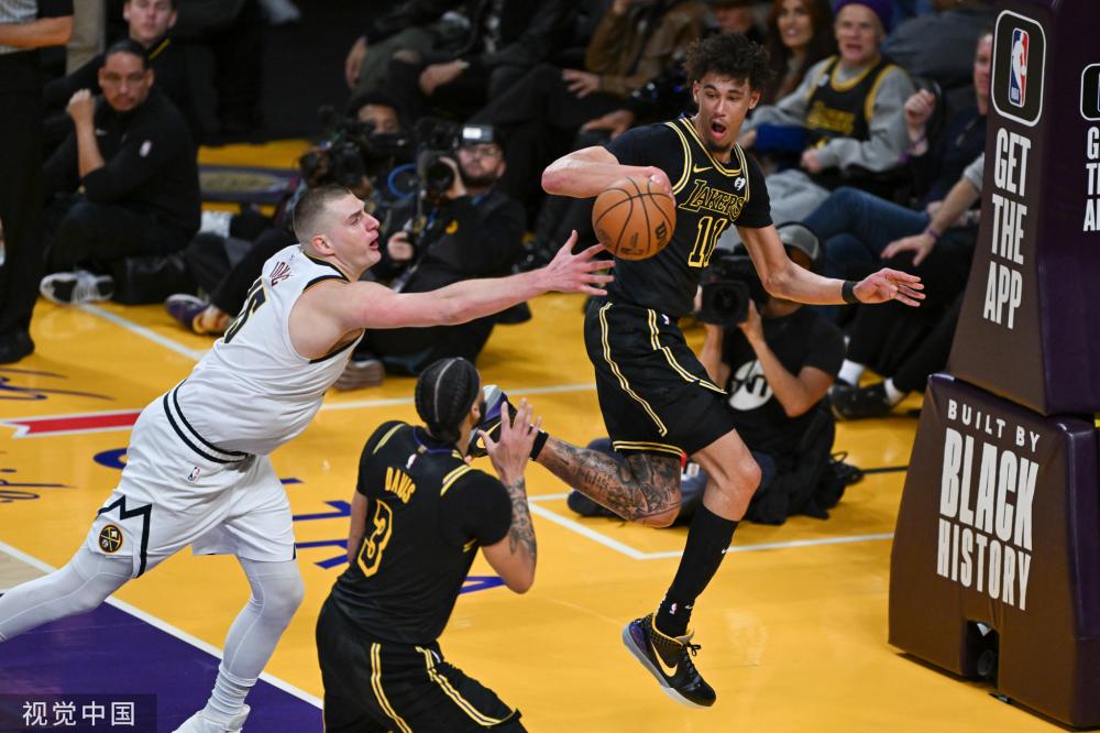 背后则是球 背后则是球